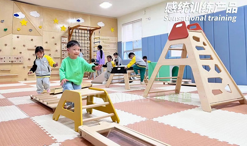 幼兒園感統(tǒng)訓練 1.jpg